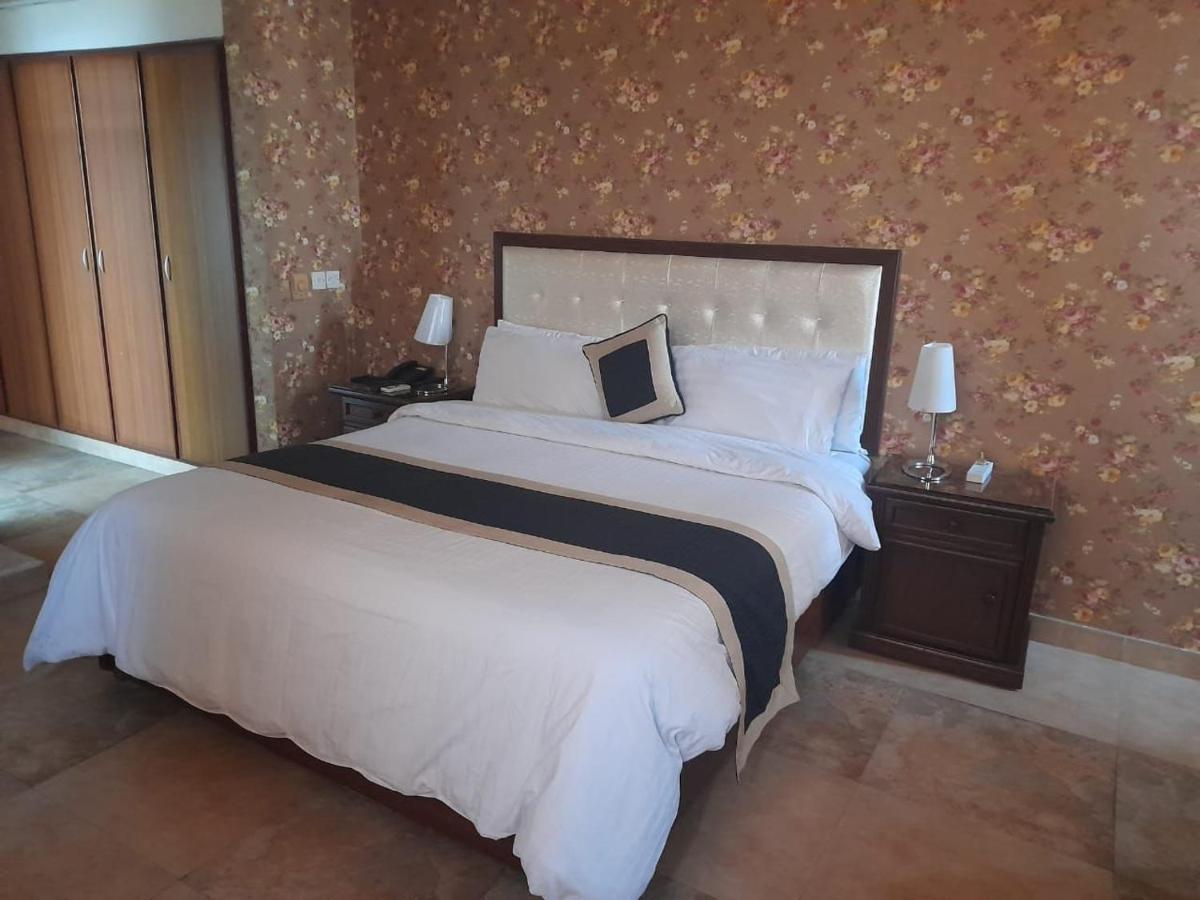 Shalimar Tower Hotel ลาฮอร์ ภายนอก รูปภาพ