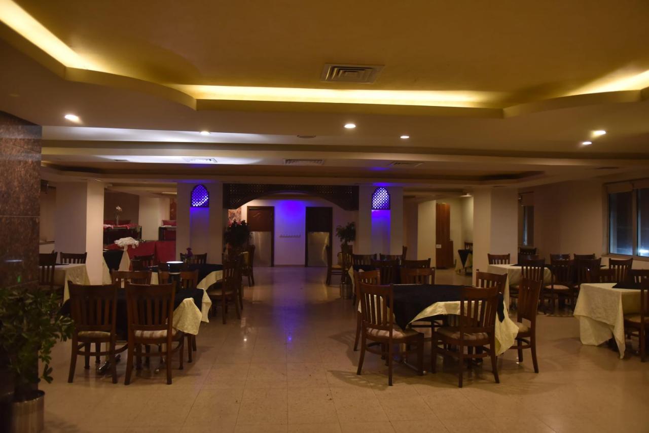 Shalimar Tower Hotel ลาฮอร์ ภายนอก รูปภาพ