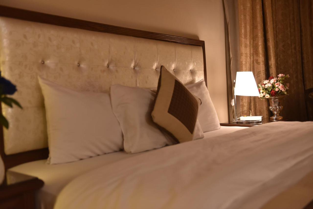 Shalimar Tower Hotel ลาฮอร์ ภายนอก รูปภาพ