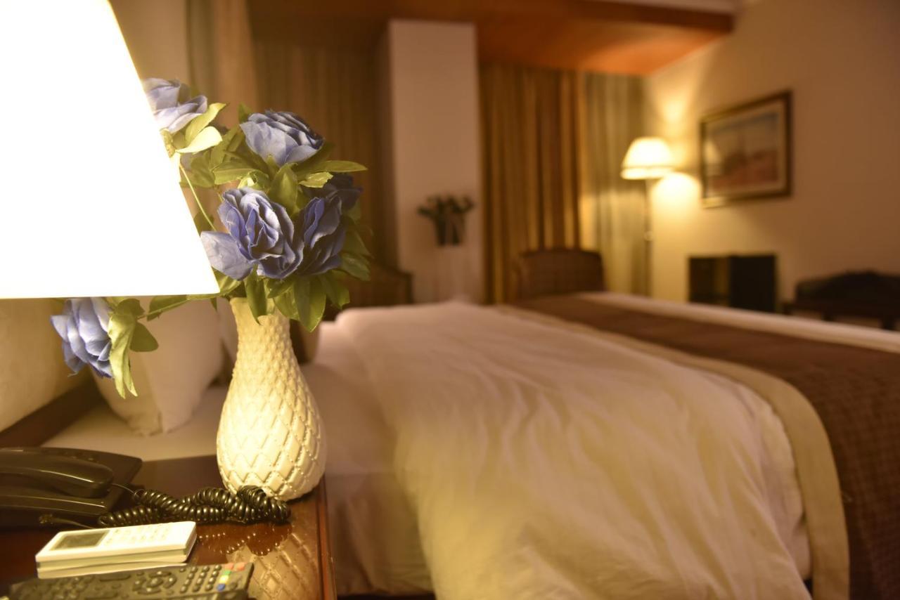 Shalimar Tower Hotel ลาฮอร์ ภายนอก รูปภาพ